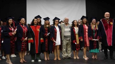 50'Li Yaslarda Üniversiteyi Dereceyle Bitirdiler