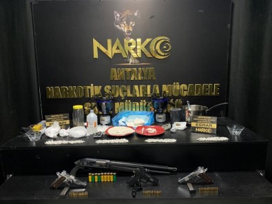 Antalya'da Polisten Zehir Tacirlerine Haziran Darbesi