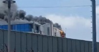 Esenyurt'ta fabrika yangını! ekibi sevk edildi