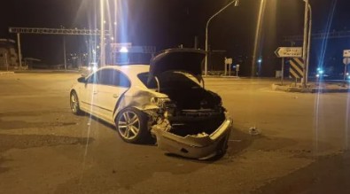 Kırıkkale’de iki otomobil çarpıştı! Çok sayıda yaralı var