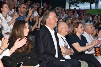 9 Ülkeden Gelen 450'Den Fazla Sanatçi Avcilar'da Bulustu