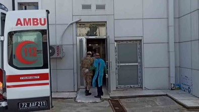 Kiskançlik Krizine Giren Cani Koca Esini 15 Kursunla Öldürdü