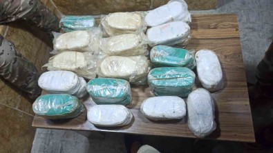 Afrin'de Uyusturucu Operasyonu Açiklamasi 10 Kilo Esrar, 500 Bin Hap Ele Geçirildi