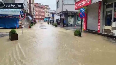 Gökçebey Ilçe Merkezini Su Basti