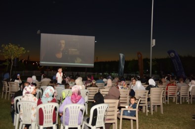 Açik Havada Sinema Keyfi