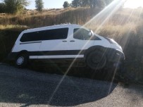 Bingöl'de Minibüs Devrildi Açiklamasi 12 Yarali