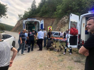 Bursa'da Kamyonet Ile Otomobil Çarpisti Açiklamasi 6 Yarali
