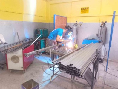 Gediz'de Sanayi, Belediye Ve Okul Birlik Oldu, Ciro 2 Milyonu Buldu