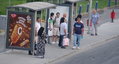 İzmirli işçilerin grevinin ikinci gününde cadde ve duraklar doldu taştı