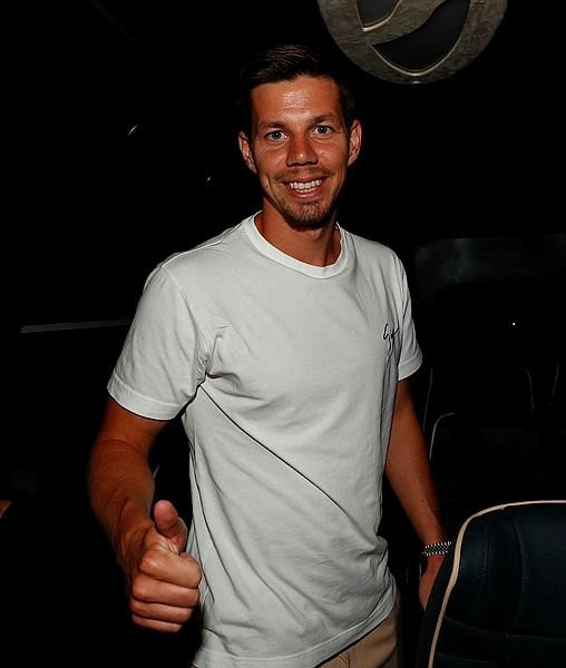 Kanarya'dan 1 uçak daha! Edin Dzeko devreye girdi...