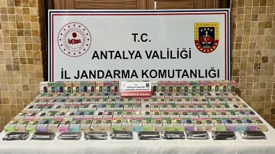 Antalya'da Kaçak 287 Elektronik Sigara Ele Geçirildi