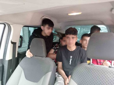 Kirklareli'nde 53 Kaçak Göçmen Yakalandi