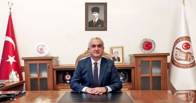 Mus Valiligine Avni Çakir Atandi