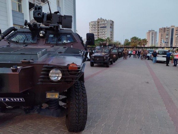 Mersin'de peş peşe şafak operasyonu: Çok sayıda gözaltı