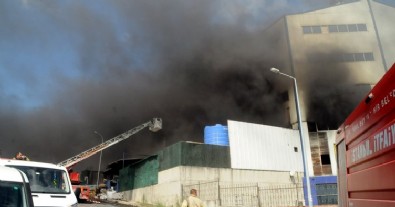 Cam üretim fabrikasında yangın paniği