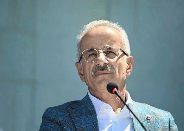 Bakan Uraloğlu 'Süper Hızlı Tren' projesini duyurdu: Ankara-İstanbul arası 80 dakikaya inecek