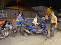 Besiktas'ta Motosiklet Sürücülerine Yönelik Polis Denetimi Gerçeklestirildi