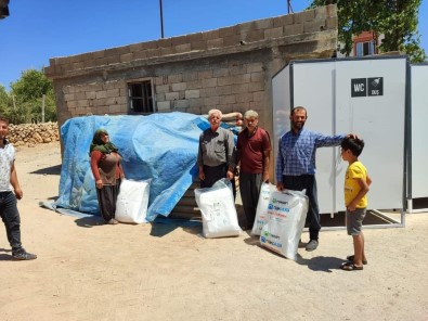 Gölbasi'nda Çiftçilere Branda Dagitiliyor