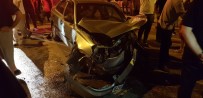 Kaza Yapan Otomobilde Sikisan Sürücüyü Itfaiye Kurtardi