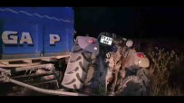 Otomobil Saman Yüklü Traktöre Çarpti Açiklamasi 5 Yarali