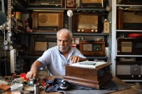 Nostaljik Radyolarin Arasinda Geçen 65 Yil