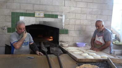 Osmaniye'de Isçilerin 90 Derecede Zorlu Mesaisi