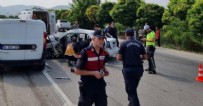 Bursa'da feci kaza: 2 ölü, 1 yaralı