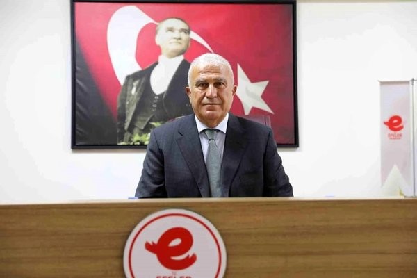 CHP’li Başkan gezideyken, memurlar ve işçiler eksik maaş aldı