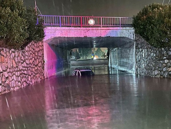 CHP'li Tunç Soyer'e yağmur suyu hattı tepkisi! 'Bu hızla giderseniz 125 yıl sonra anca biter'