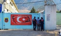 25 Yildan Fazla Hapis Cezasi Bulunuyordu, Jandarmadan Kaçamadi