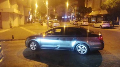 Alkollü Motosiklet Sürücüsü Otomobilin Altinda Kalmaktan Son Anda Kurtuldu