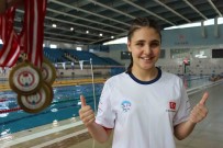 Hissederek Yüzmeyi Ögrenen Görme Engelli Cemre, Madalyalara Doymadi