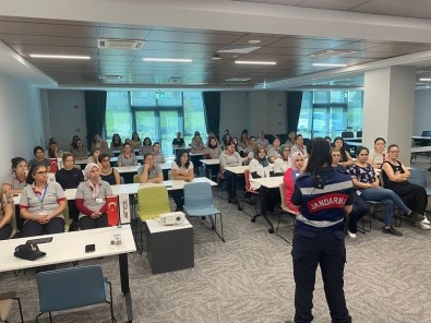 Jandarma Ekiplerinden 52 Kadina Egitim Verildi