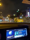 Kadiköy'de Yol Kavgasi Açiklamasi Taksiciyi Darp Ettiler