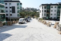 Kusadasi'nda Yol Çalismalari Deva Ediyor