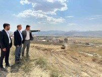 Üç Muhtarin Girisimiyle Yüksekova'ya 50 Yil Yetecek Mezarlik Yapiliyor