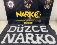 Uyusturucu Yol Kenarina Atip Kaçmaya Çalistilar