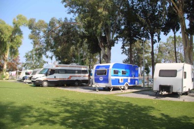 Karavan Tutkunlarina Karavan Parkta 5 Yildizli Hizmet