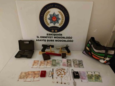 1 Milyon 534 Bin Liralik Hirsizlik Yapan 2 Kisi Yakalandi