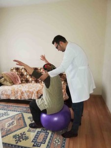 Kars'ta Belediyesi Evde Bakim Hizmetini Sürdürüyor