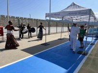 Rus Turistler Amasra'da Davul Zurna Ve Köçeklerle Karsilandi