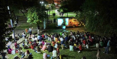 Çocuklara Açik Hava Sinema Keyfi