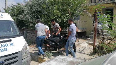 Otel Çalisani Yataginda Ölü Bulundu