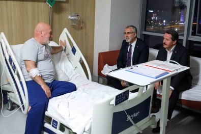 Bakan Isikhan, Memur-Sen Genel Baskan Yardimcisi Tonbul'u Hastanede Ziyaret Etti