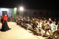 Geleneksel Tiyatro Günleri Küçükyenice'de Final Yapti