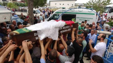 Saldiriyi Önlemek Isterken Öldürülen Merve Son Yolculuguna Gelinlikle Ugurlandi