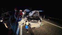 Sanliurfa'da Hafif Ticari Araç Traktöre Arkadan Çarpti Açiklamasi 1 Ölü, 3 Yarali