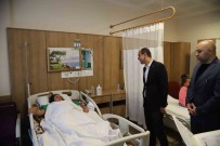 Vali Tasolar Trafik Kazasi Geçiren Aileyi Ziyaret Etti