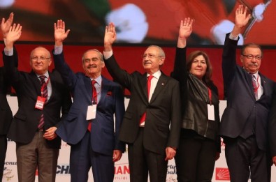 Yılmaz Büyükerşen Kemal Kılıçdaroğlu’na destek verdi! Değişim isteyenleri eleştirdi: Son derece sağlıksız!