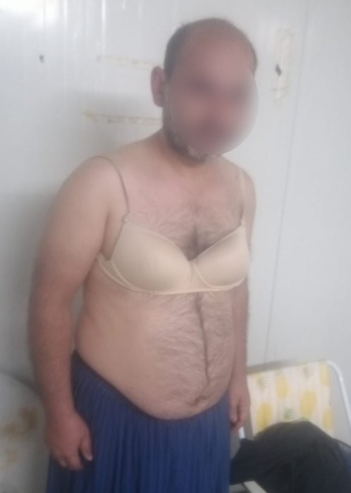Kadın iç çamaşırı giydirip rezil ettiler! Kredi kartı dolandırıcısı bunu beklemiyordu!